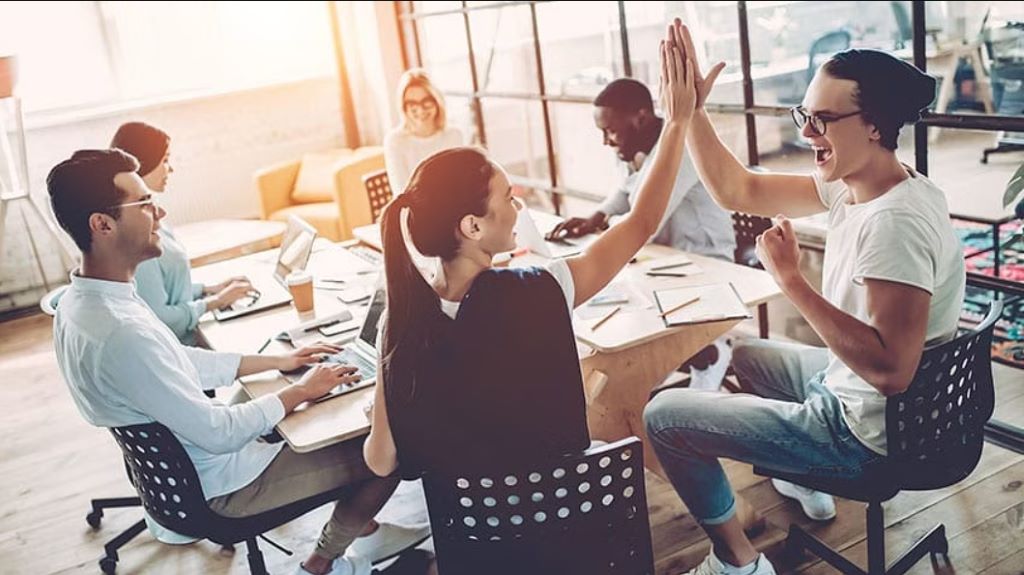 chia-sẻ-ý-tưởng-trong-nhóm